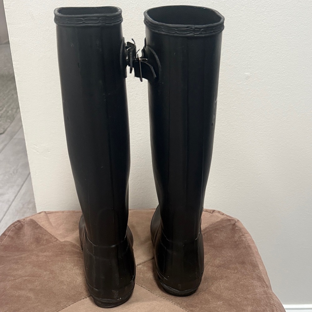 Hunter Classic Black Rain Boots- discounted due to cracking inside and outside. - Picture 4 of 8